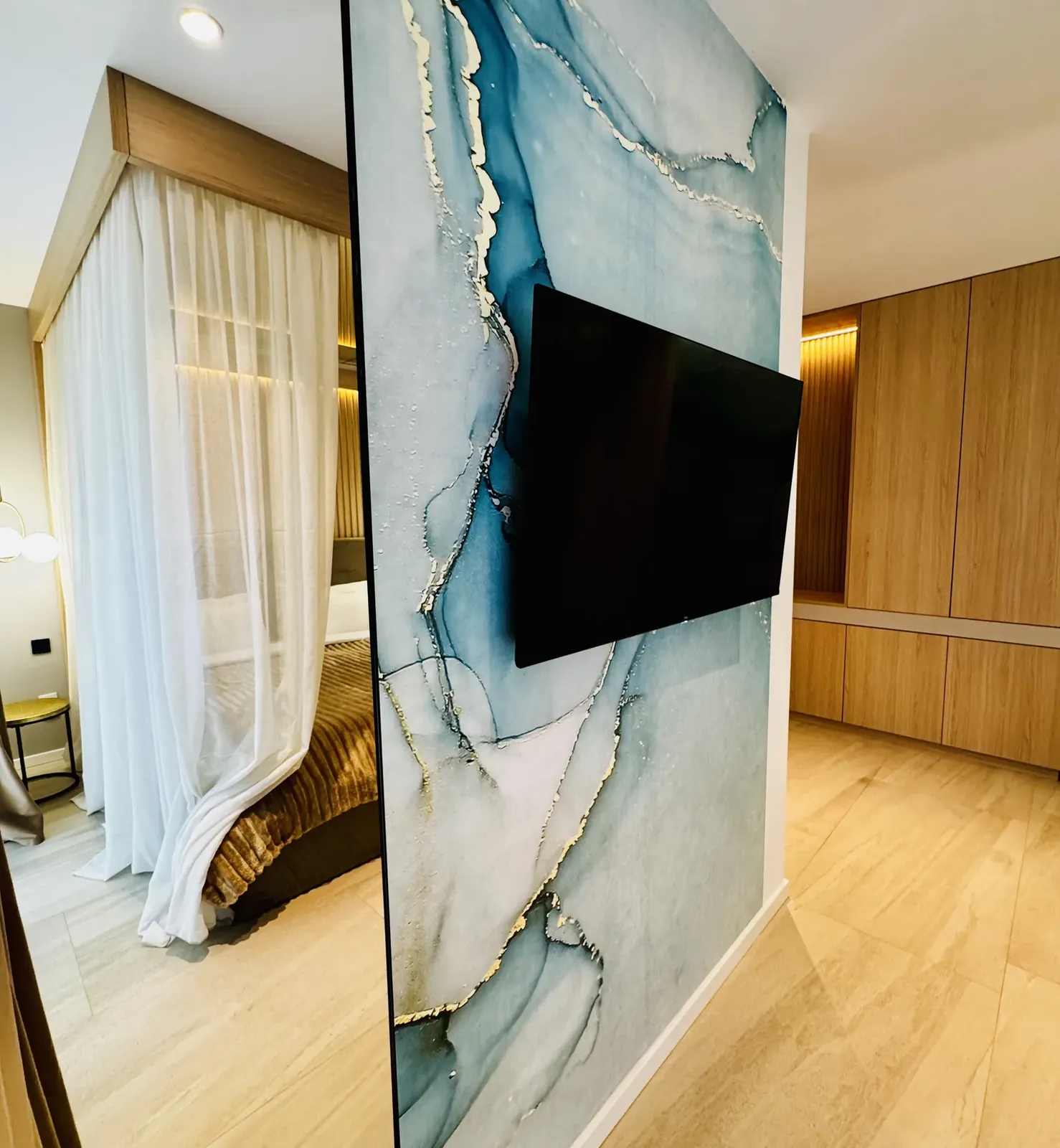 Feature wall with modern wallpaper and TV, canopy-bed room, MAPAMONT Văliug