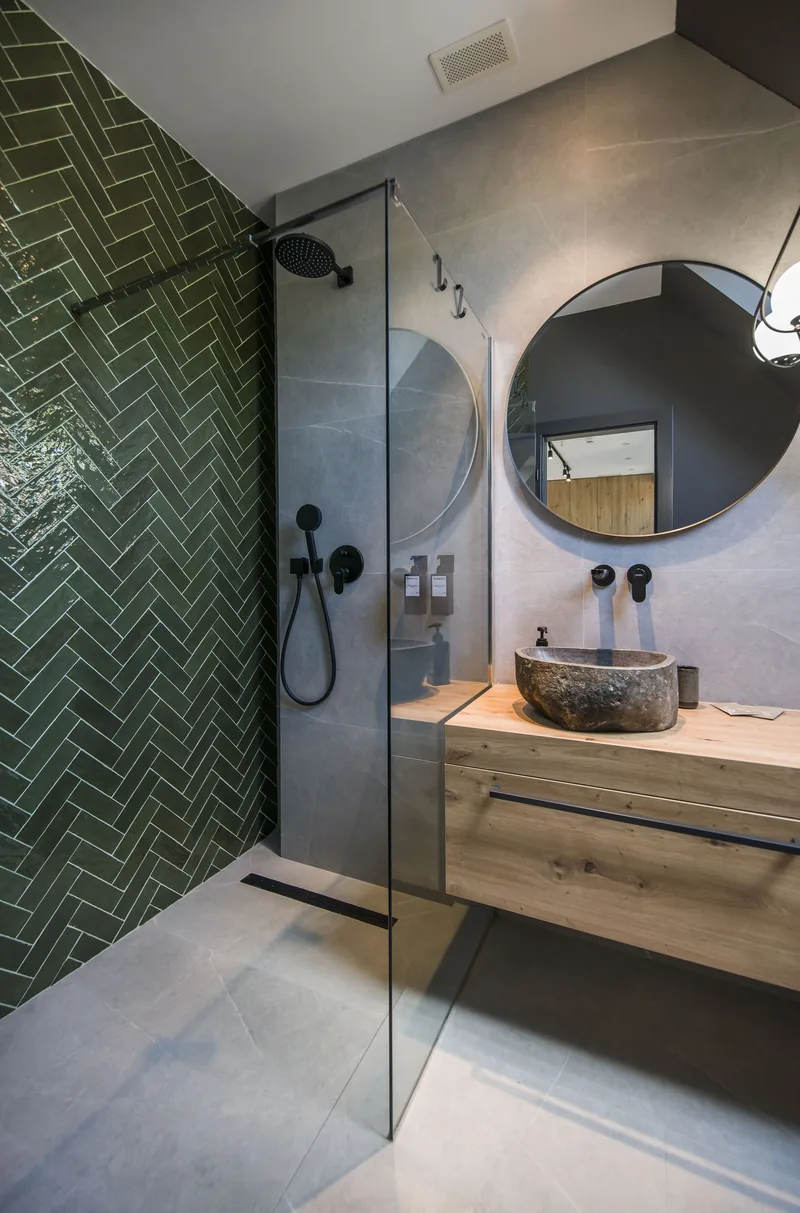Walk-in shower with emerald-green herringbone tiles and black rainfall tap, Standard Loft Room MAPAMONT Văliug