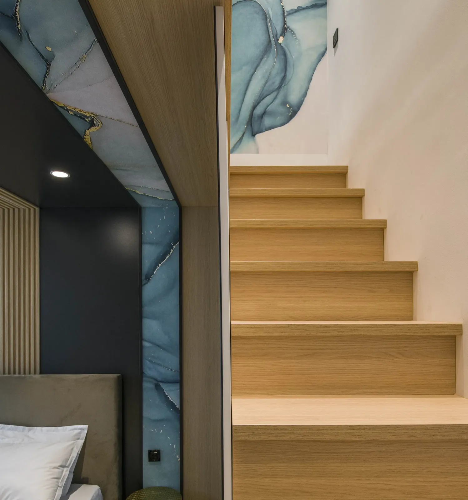 Solid wood interior staircase in the Family Room, MAPAMONT Văliug